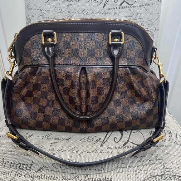 Gorgeous Authentic Louis Vuitton Trevi PM - Picture 4 of 17